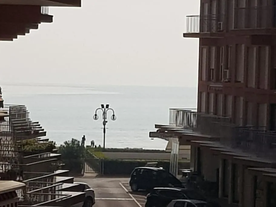 Lägenhet Mini Suite Fronte Mare Piazza Mazzini Lido di Jesolo Italien