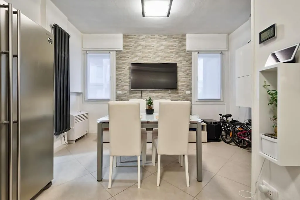 Mini Suite Fronte Mare Piazza Mazzini Lido di Jesolo Lägenhet